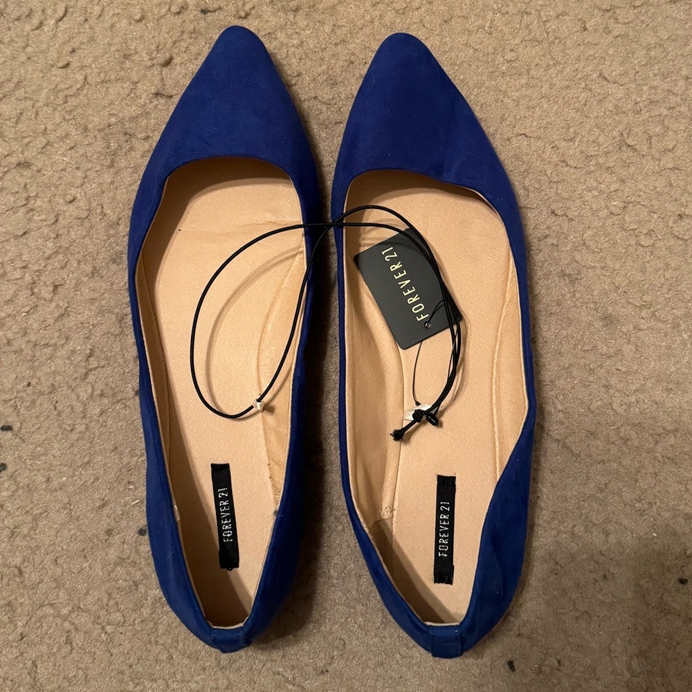 FOREVER 21. BLUE FLAT POINTED TOE. SIZE 8.5 NWT.